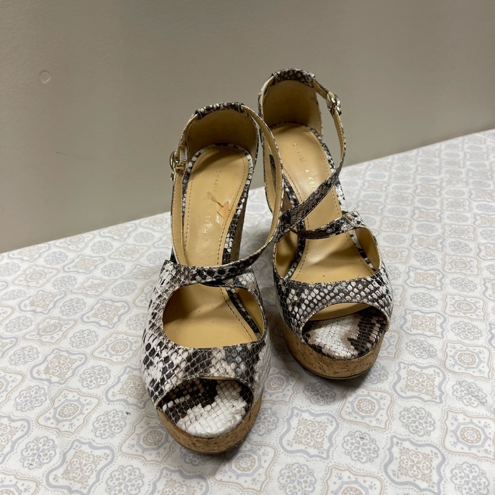 Wedges sandals, snakeskin prints